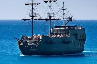 Black Pearl Pirate Boat **